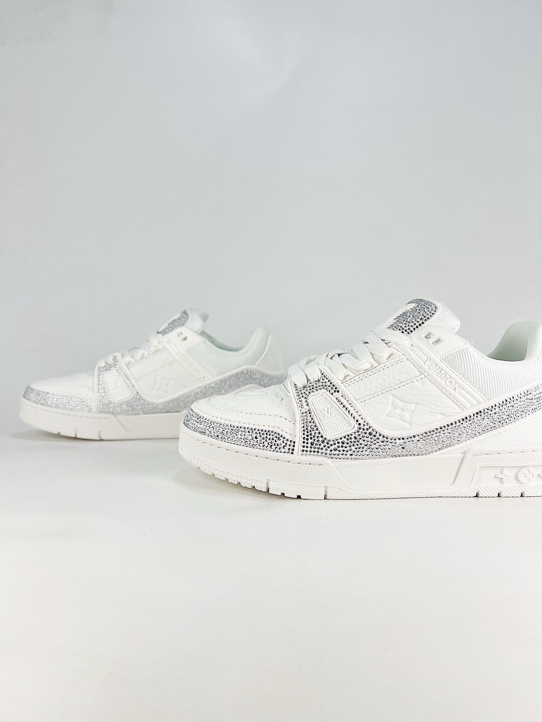 LV Skate Sneaker  Crystal Embellished Casual Shoes Unisex All-white full diamond style