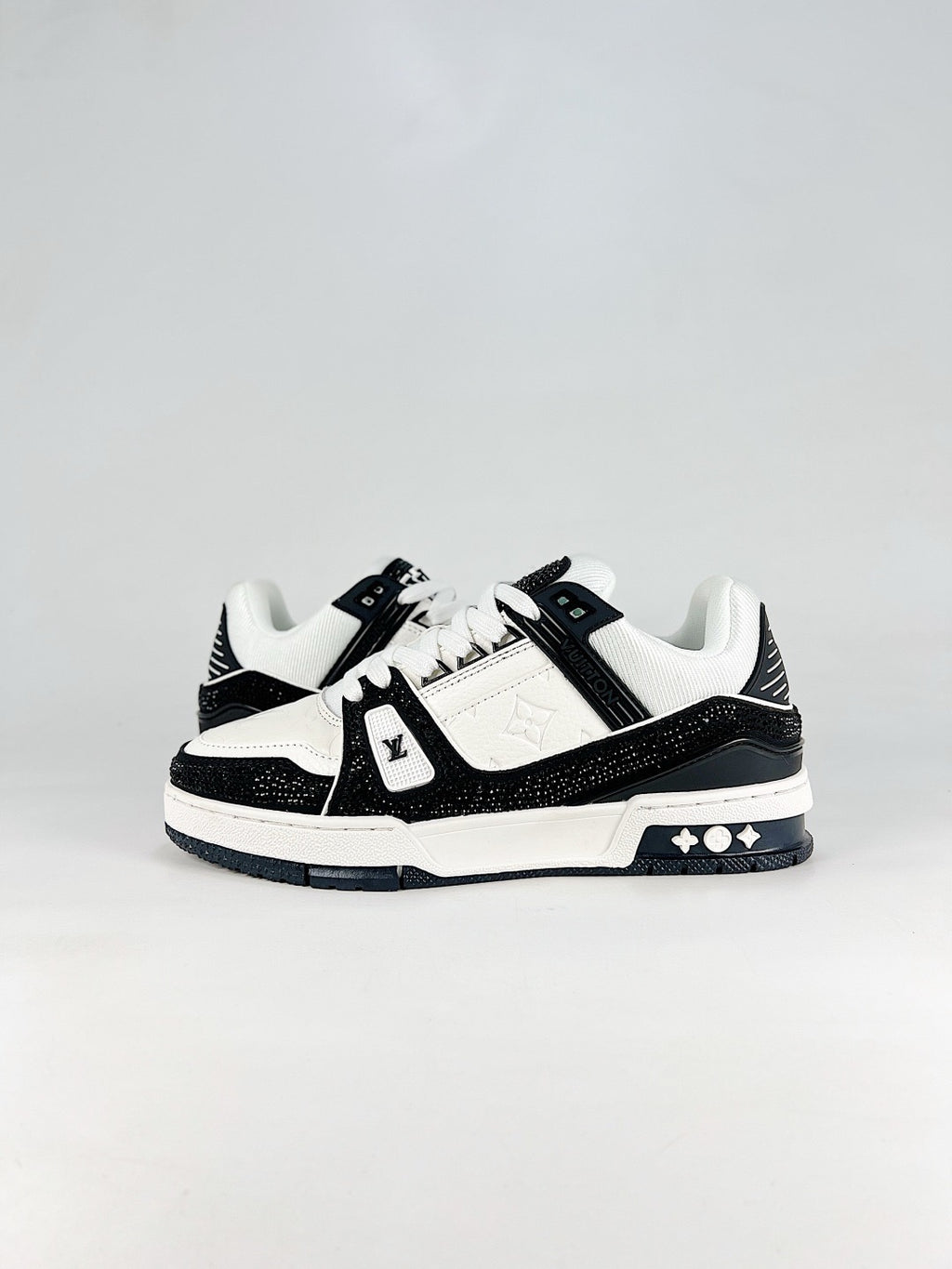 LV Skate Sneaker  Crystal Embellished Casual Shoes Unisex Black and white flash diamond