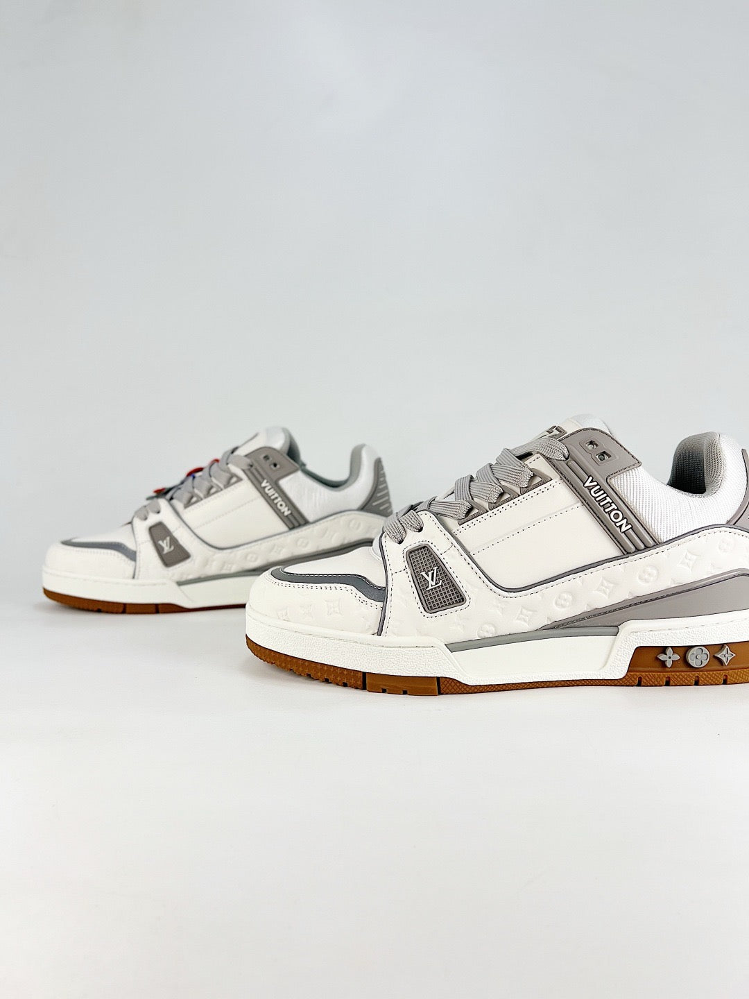 LV Trainer Embossed Monogram Sneakers Fashion Streetwear Leather Trainers Unisex White leather upper