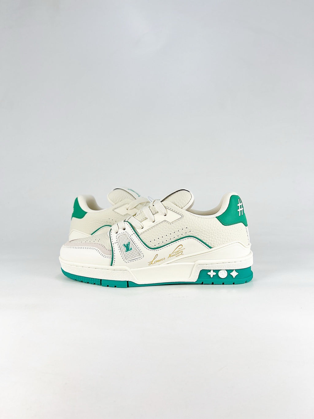 LV Trainer Embossed Monogram Sneakers Fashion Streetwear Leather Trainers Unisex Off-white leather upper