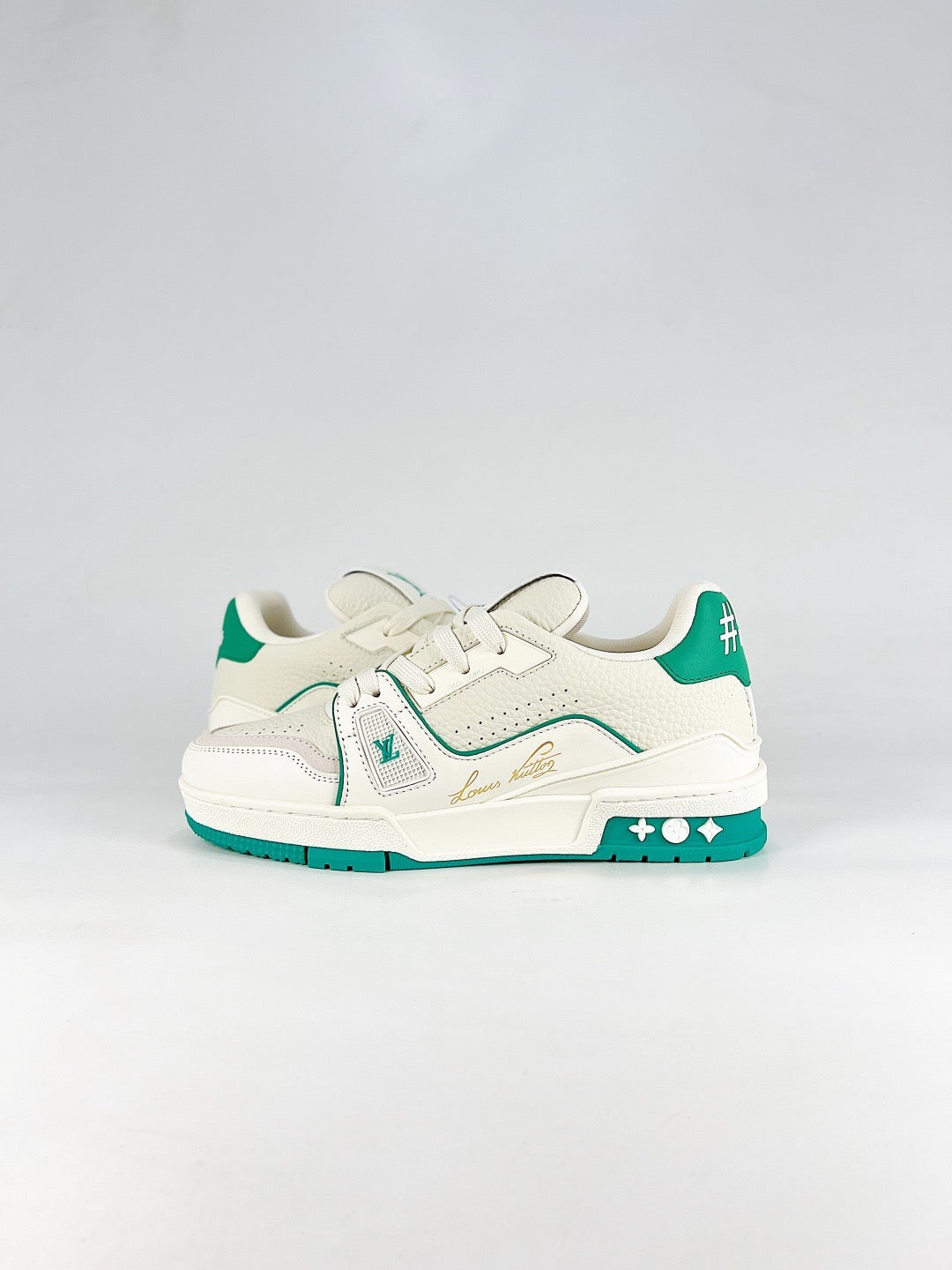 LV Trainer Embossed Monogram Sneakers Fashion Streetwear Leather Trainers Unisex Off-white leather upper