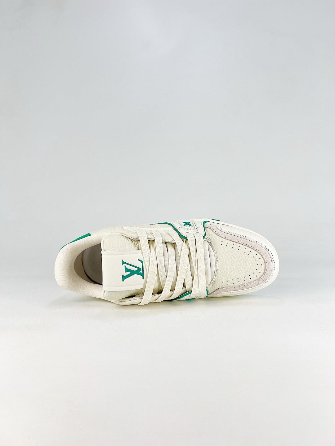 LV Trainer Embossed Monogram Sneakers Fashion Streetwear Leather Trainers Unisex Off-white leather upper