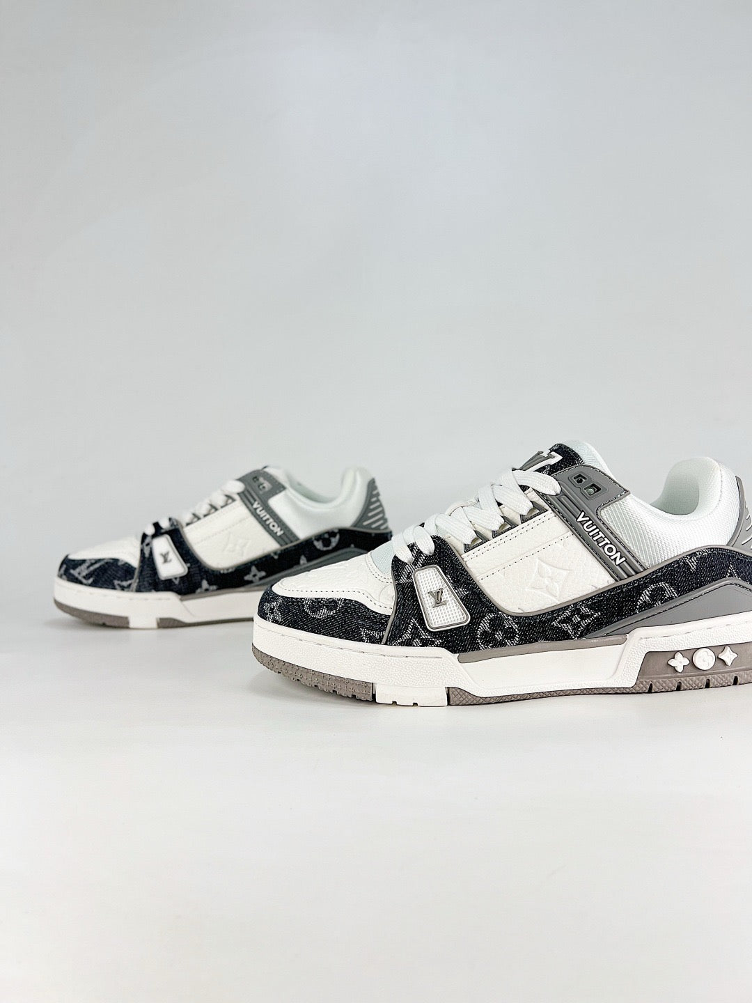 LV Skate Sneaker  Crystal Embellished Casual Shoes Unisex Black and white monogram fabric patchwork