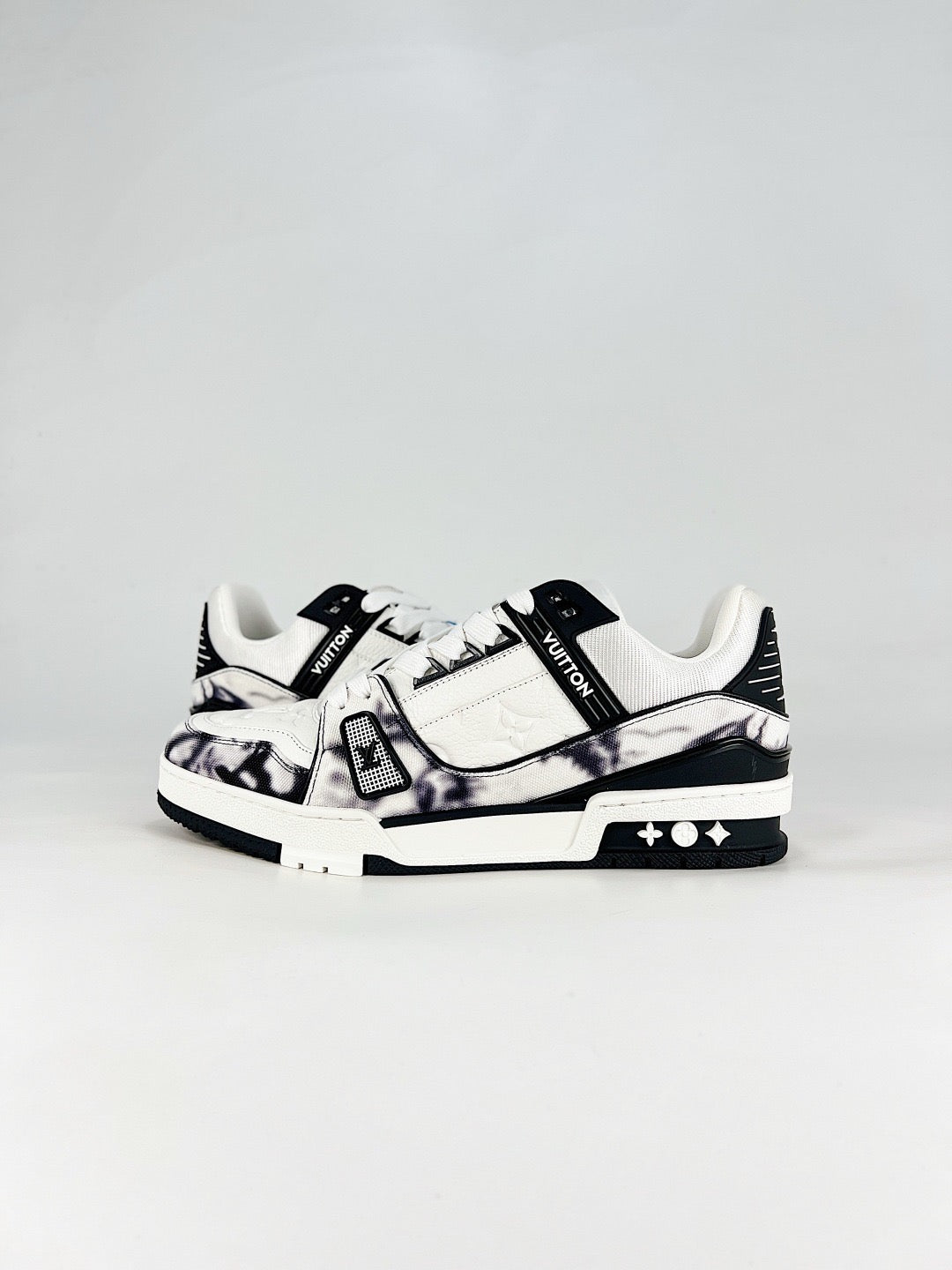 LV Trainer Sneakers Men Women Black White Tie Dye Embossed Casual Skate Shoes