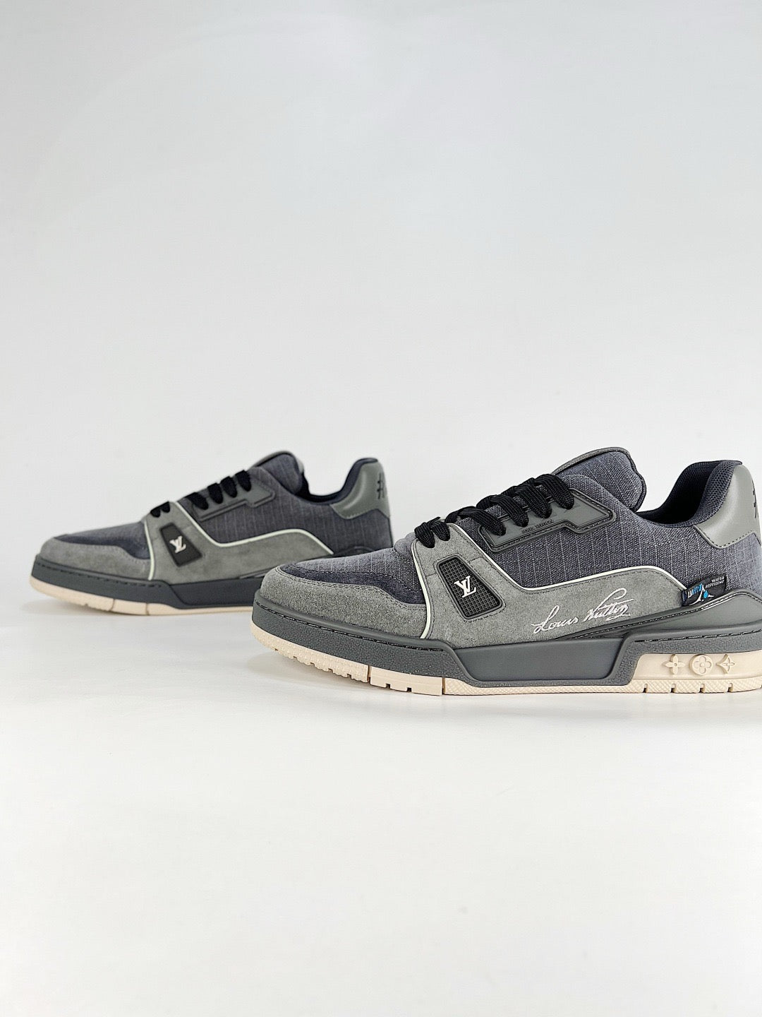LV Trainer Sneakers Men Women Dark Grey Suede Fabric Casual Skate Shoes