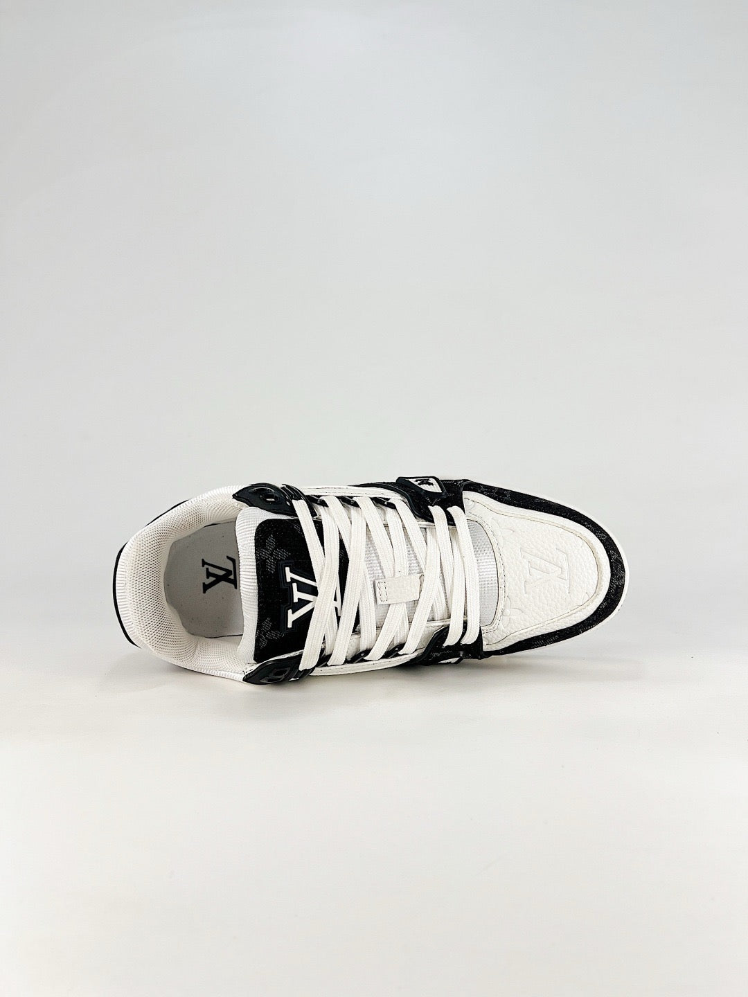 LV Trainer Sneakers Men Women Black And White Monogram Casual Skate Shoes