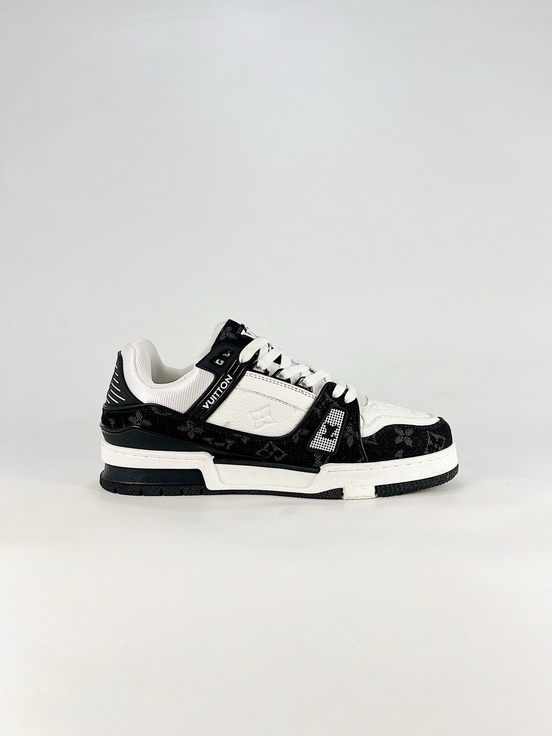 LV Trainer Sneakers Men Women Black And White Monogram Casual Skate Shoes