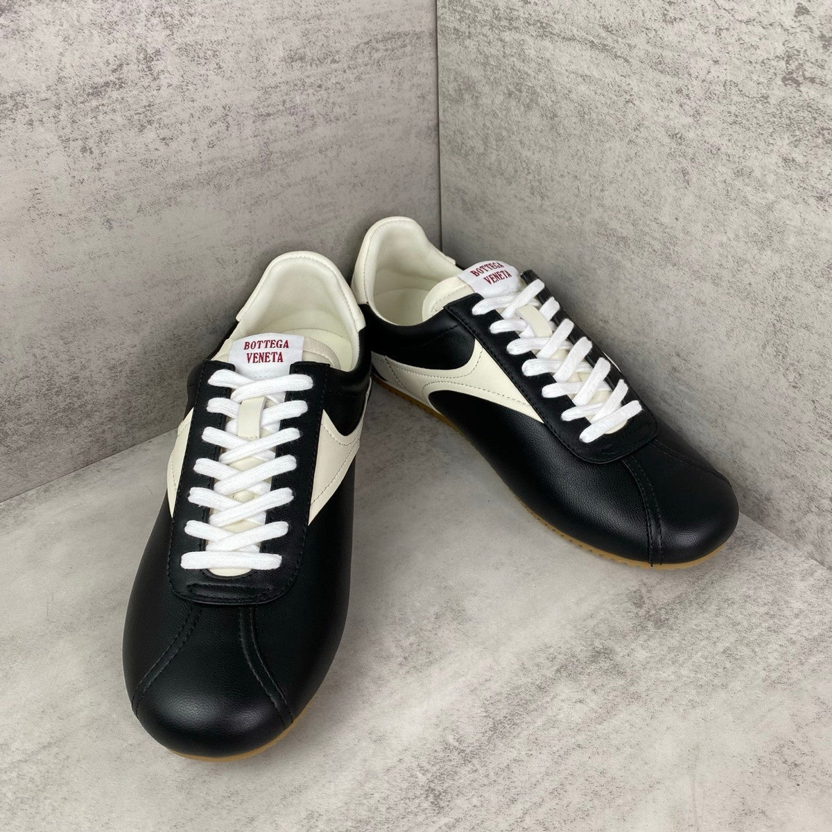 Bottega  Veneta BV Shot Unisex Slim Leather Retro Sneakers black