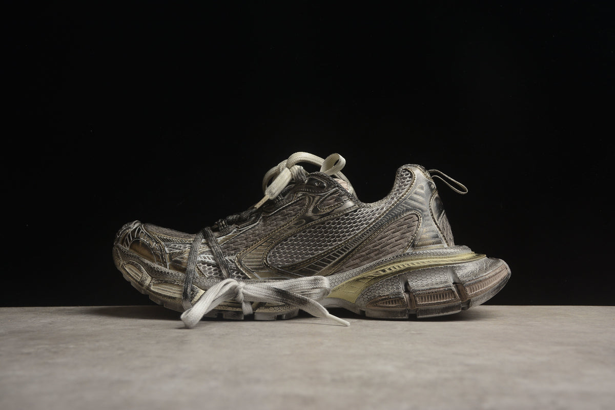 Balenciaga 3XL Unisex Sneakers – Distressed Chunky Style CHAMPAGNE GOLD