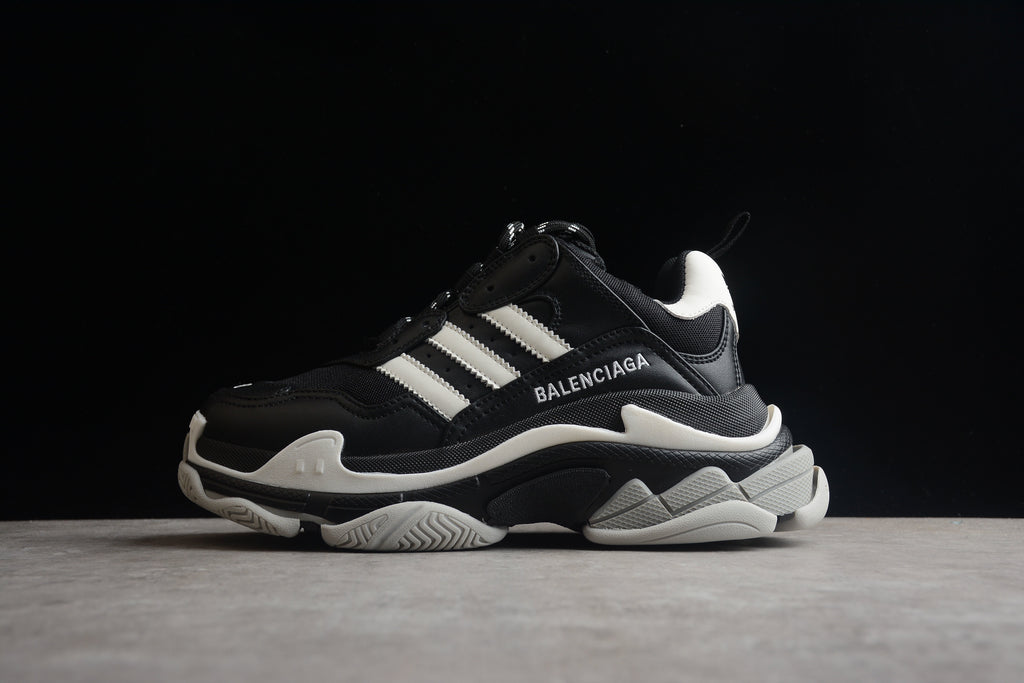 Balenciaga Triple S Thick Sole Running Sneakers for Men and Women Black White